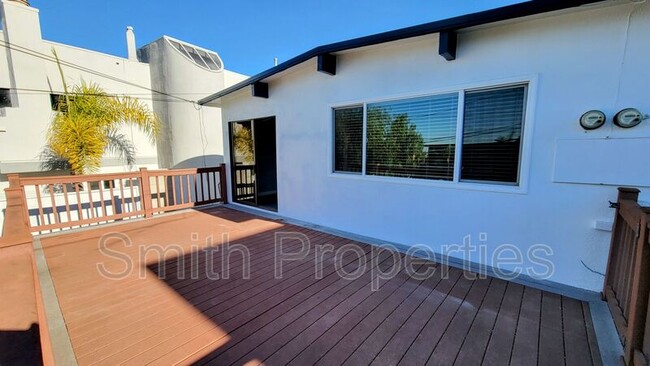 Building Photo - 606 N Irena Ave