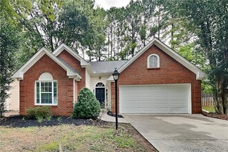 Building Photo - 1517 Galewood Cir NE