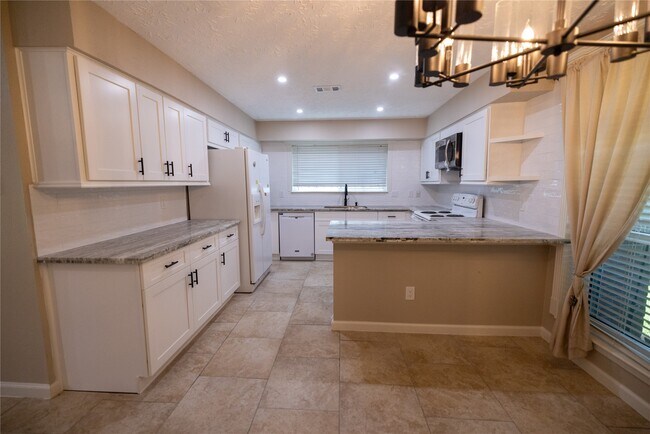 Building Photo - 10323 Lone Brook Dr