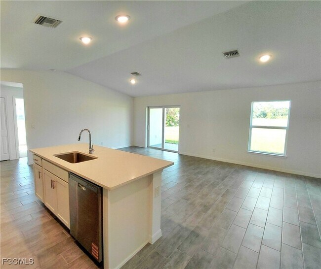 Foto del edificio - 909 NW 30th St
