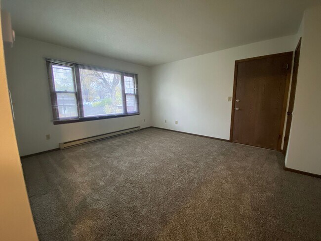 Building Photo - 201