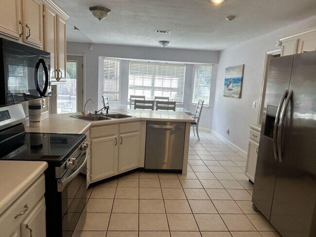 Foto del edificio - 406 Shorewood Cir