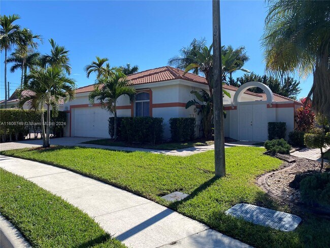 Building Photo - 14910 Bel Aire Dr
