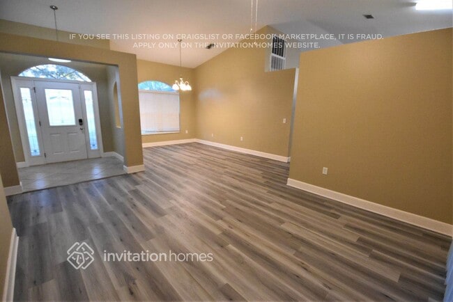 Building Photo - 4526 Windsor Ct E