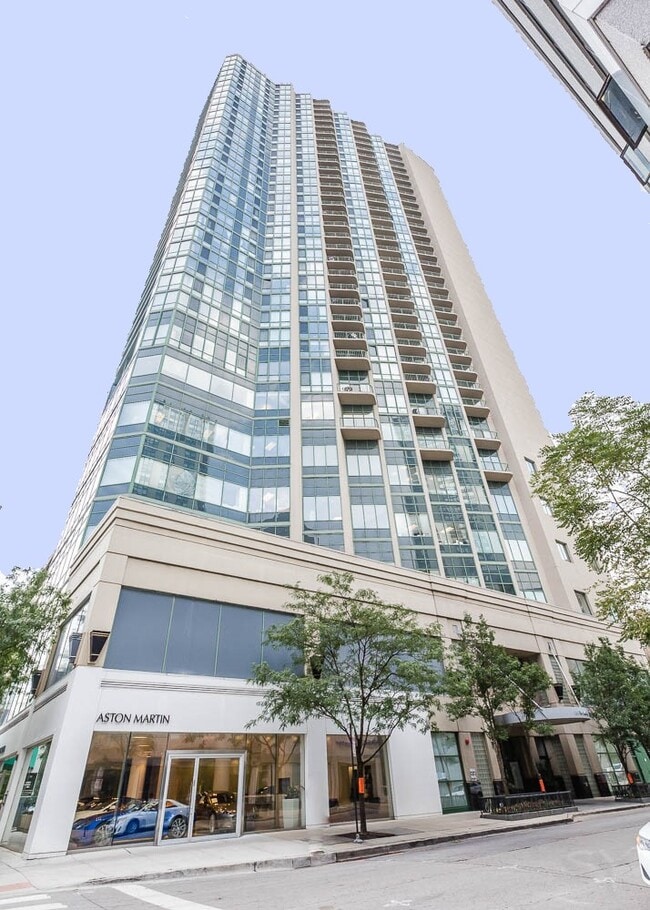 Building Photo - 111 W Maple St
