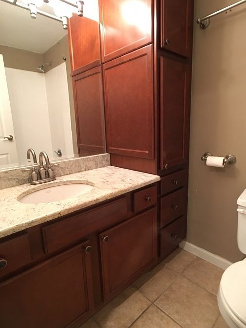 Foto del edificio - "Charming 2-Bedroom Retreat in Lisle with Spacious Living – 850 Sq Ft of Comfort!"