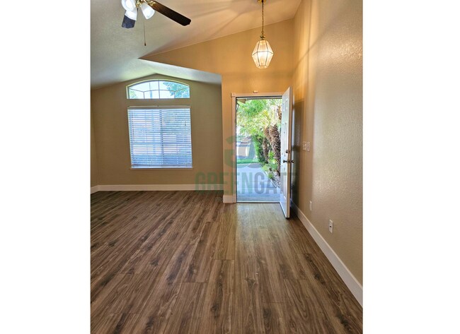 Foto del edificio - Single Family Home in Tracy, CA! - 1660 Et...