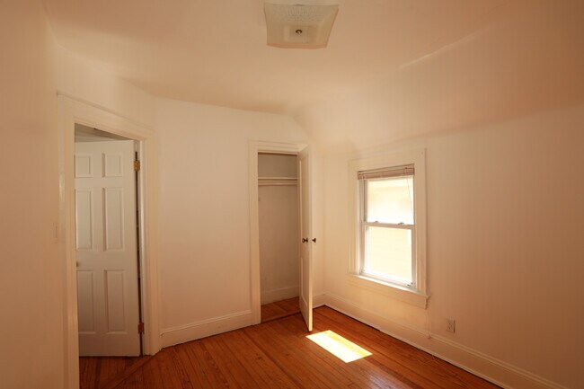 Foto del edificio - 10649 96th St