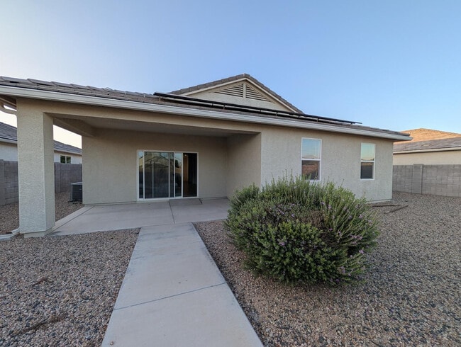 Building Photo - 9407 E Alfalfa Dr