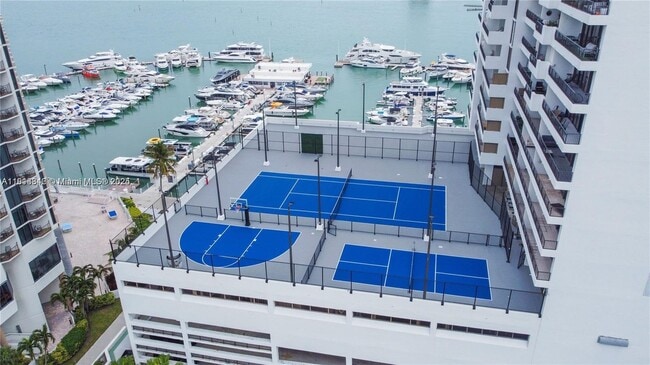 Foto del edificio - 555 NE 15th St