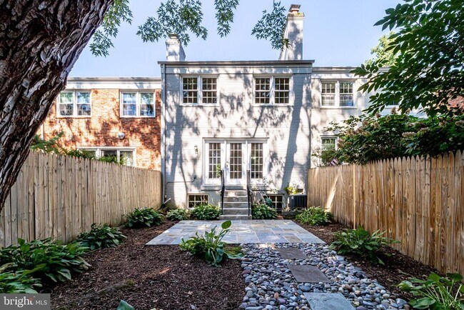 Building Photo - 1109 Wimbledon Dr