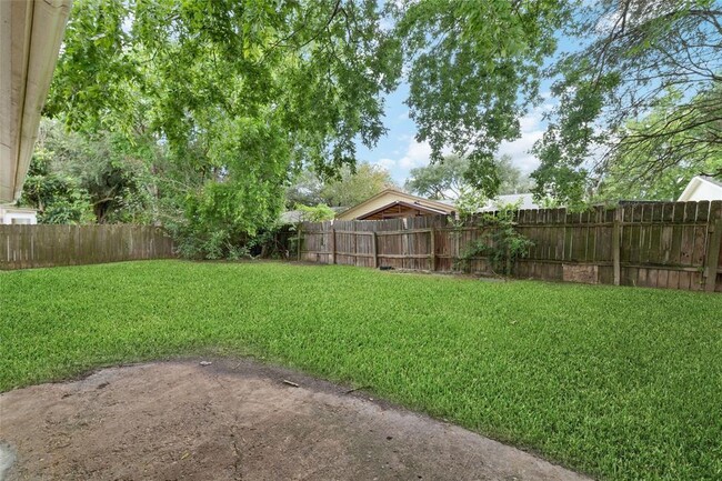 Building Photo - 9910 Kent Towne Ln