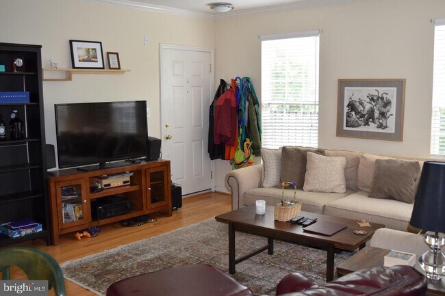 Foto del edificio - 700 Norfolk Ln
