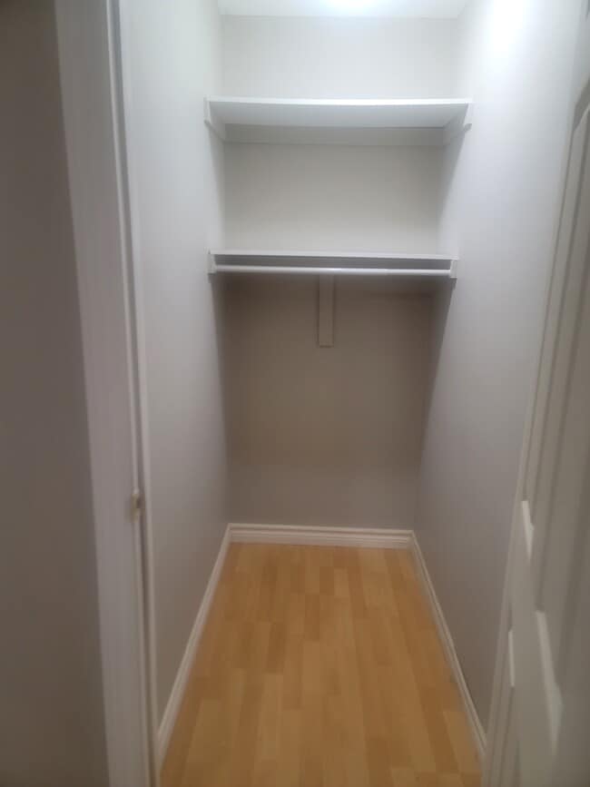 Building Photo - 54 Crystalview Cres