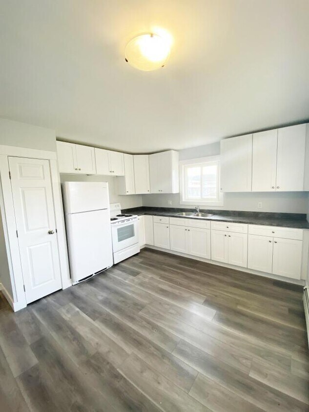 Photo principale - 2 bedroom in Prince George BC V2M 1J3