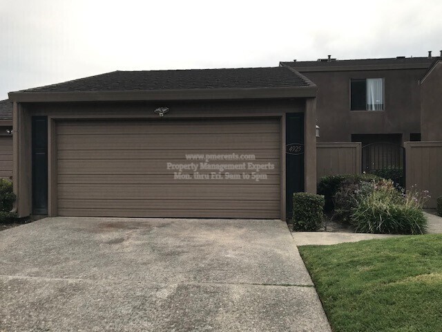 Building Photo - 4925 Grouse Run Dr