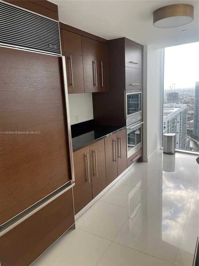 Foto del edificio - 495 Brickell Ave