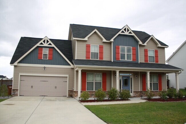 Building Photo - 302 SW Plantation Dr