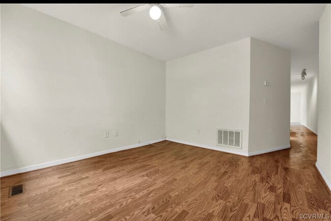 Building Photo - 2111 Maplewood Ave