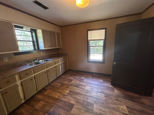 Foto del edificio - 1977 Fulton Rd