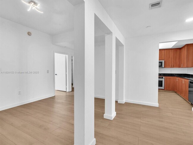 Building Photo - 3340 NE 190th St