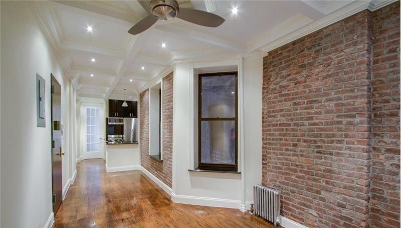 Primary Photo - 72 W 108th St