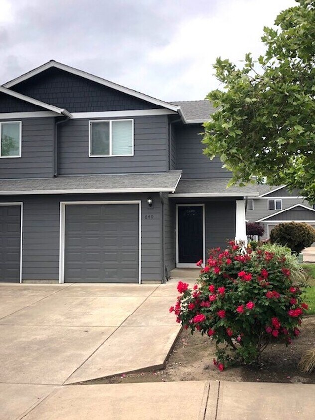 Foto principal - 640-642 Broad St Monmouth, OR 97351