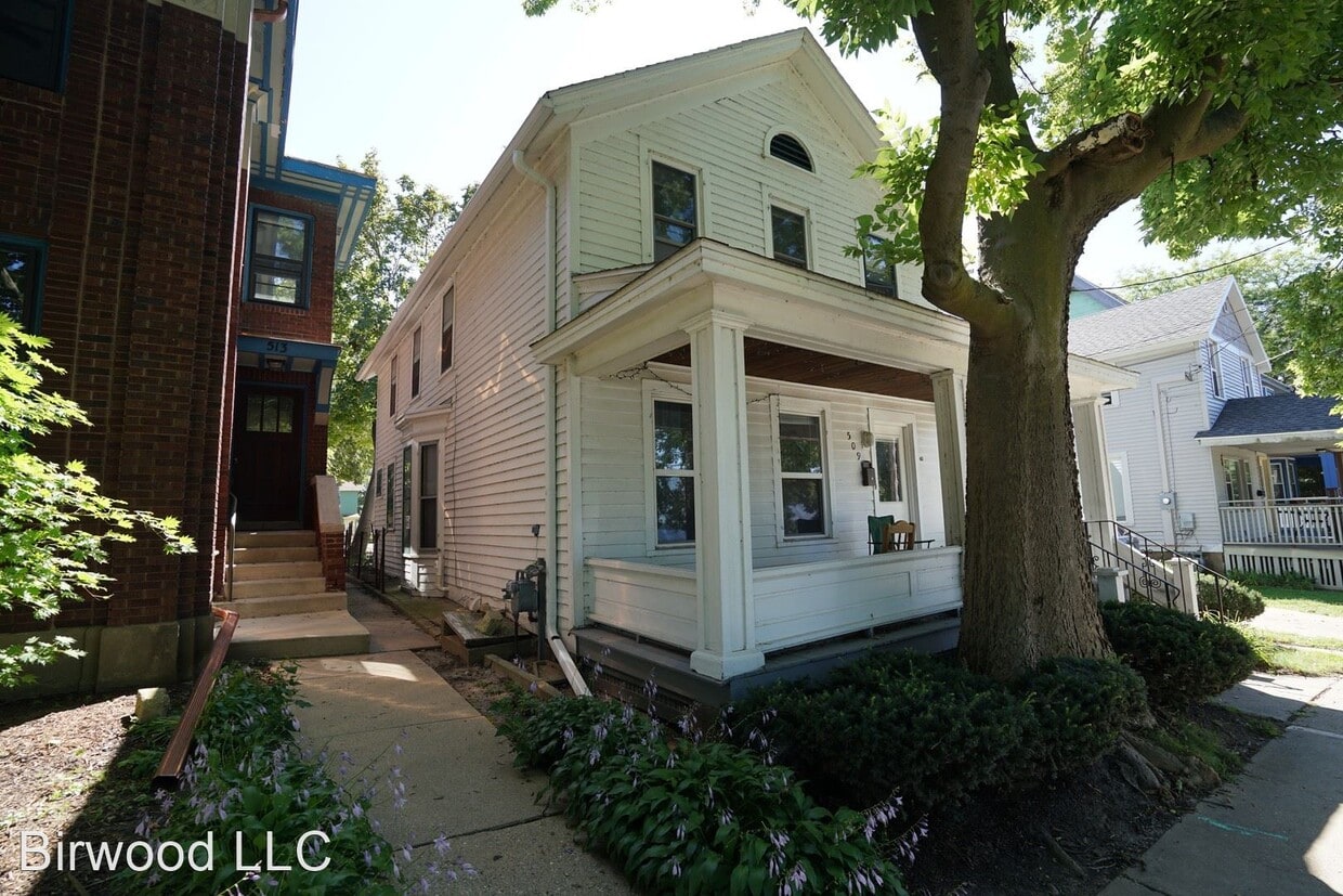 Primary Photo - 4 br, 2 bath House - 509 E Gorham St