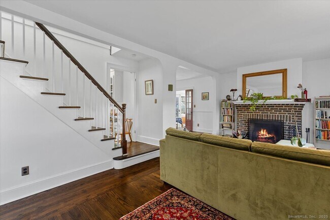 Building Photo - 171 Waite St