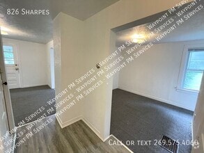 Building Photo - 826 Sharpes Ct