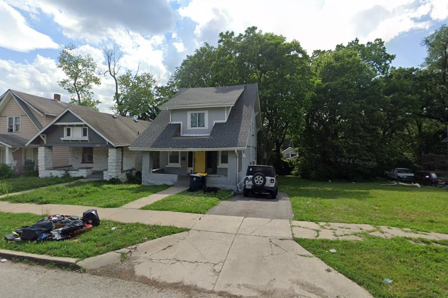 Foto principal - 3836 S Benton Ave