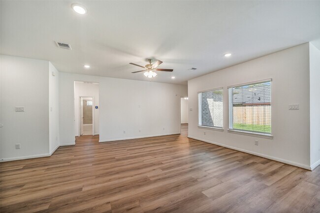 Foto del edificio - 11955 Pondwood Dr