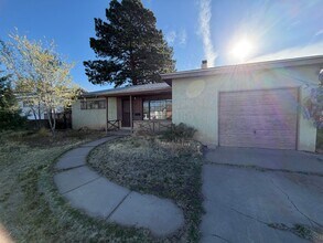 Building Photo - 1212 Childers Dr NE