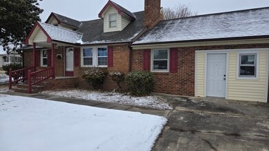 Building Photo - 1717 Eastwood Ave