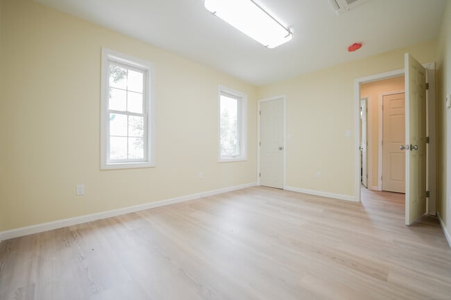 Building Photo - 24 Burr Ave