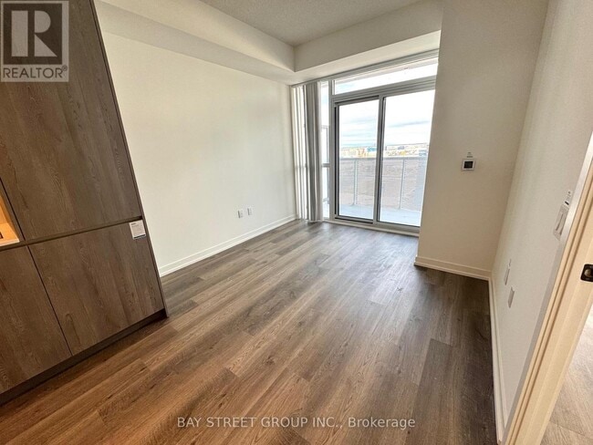 Building Photo - 8 Interchange Wy