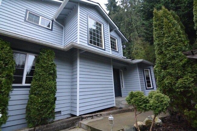 Photo - Shoreline Home Nestled in Trees