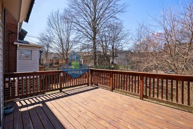 Foto del edificio - **Price reduction** Spacious 3-Bedroom Hom...