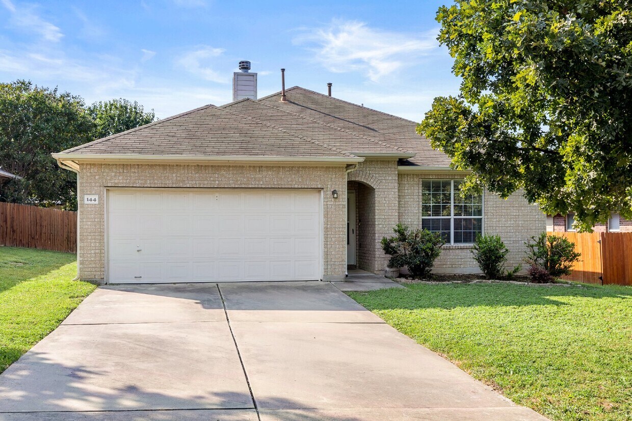 144 Oxford Dr, Kyle, TX 78640 Room for Rent in Kyle, TX