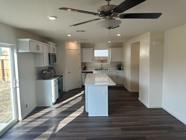 Foto del edificio - 793 Wild Oak St