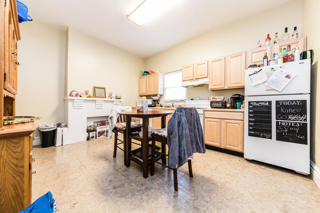 Building Photo - AVAILABLE MAY 2024  - Excellent Mt Washing...