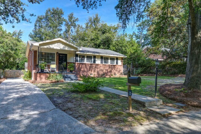 Building Photo - 3BR 2BA Home in Rosewood!