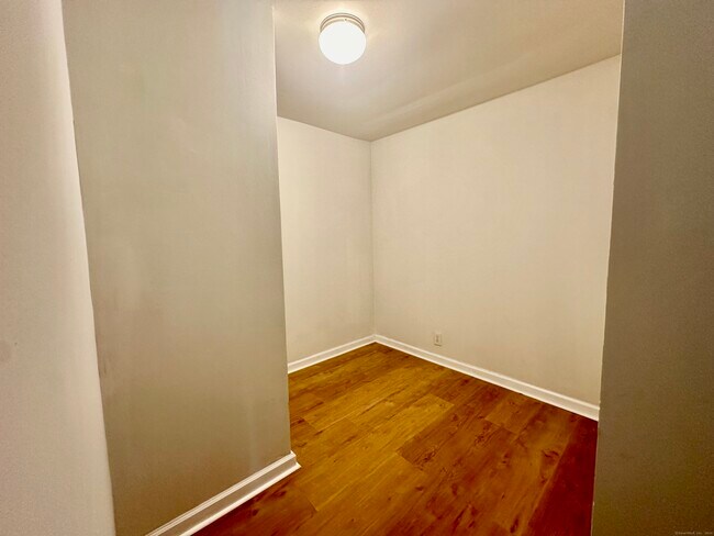 Building Photo - 1491 Elm St