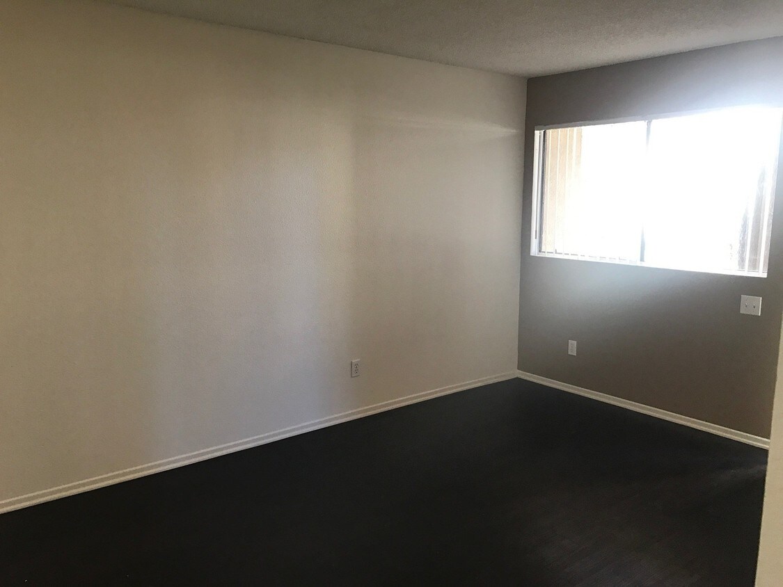 Foto principal - 137 N Buena Vista Ave