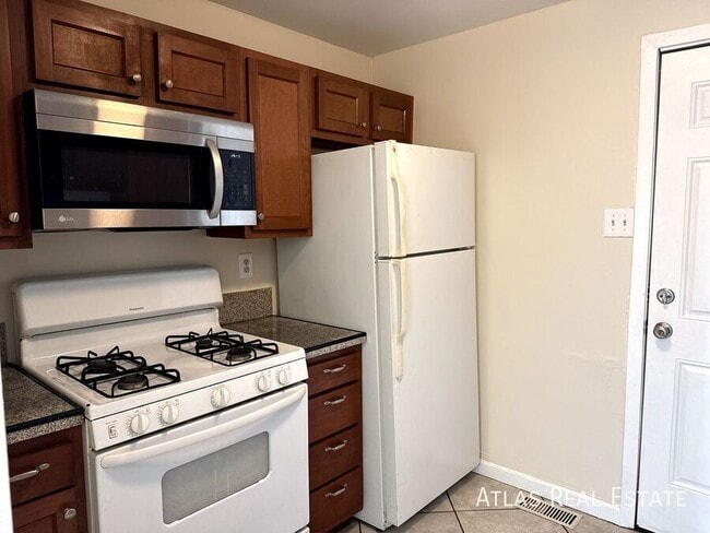 Building Photo - 1536 Uinta St