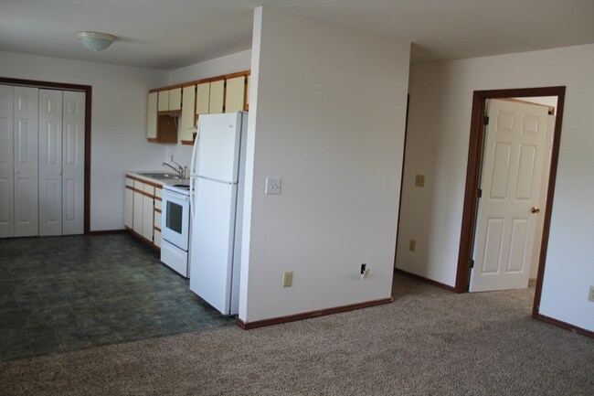 Building Photo - 409 Brandon St