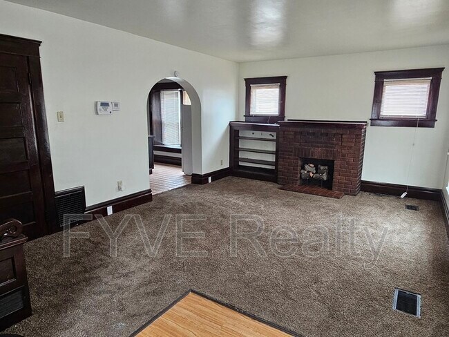 Building Photo - 374 Rankin St