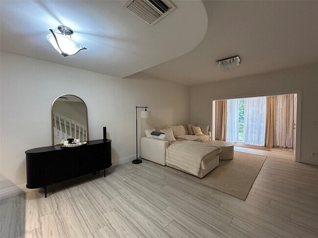 Foto del edificio - 1043 Kokomo Key Ln