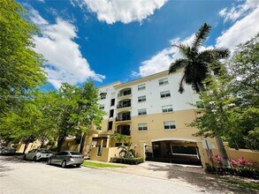 Building Photo - 118 Zamora Ave
