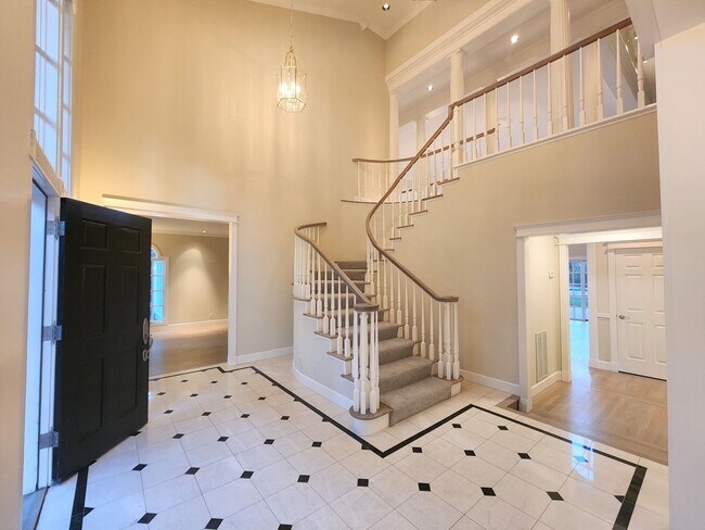 Building Photo - Extraordinary Atherton Estate with Cottage...